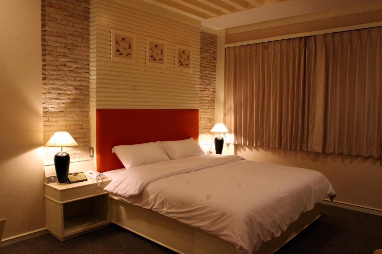 The Rich Hotel Nonthaburi Zewnętrze zdjęcie
