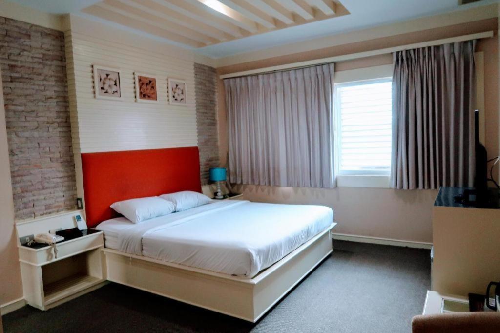 The Rich Hotel Nonthaburi Zewnętrze zdjęcie