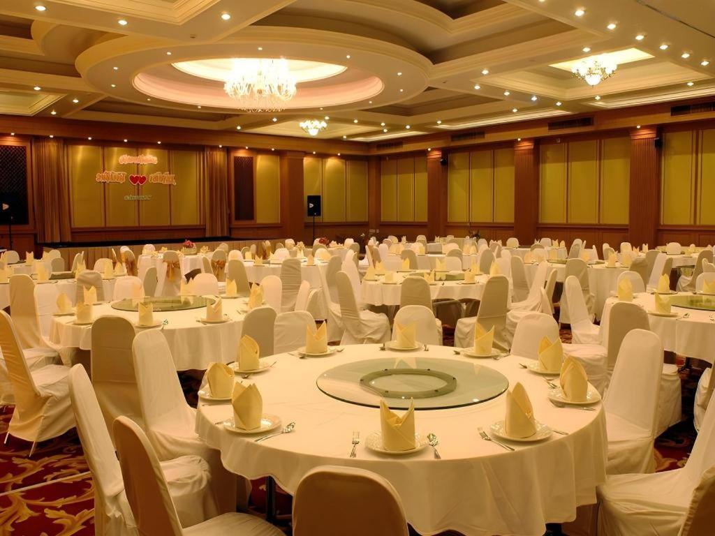 The Rich Hotel Nonthaburi Zewnętrze zdjęcie