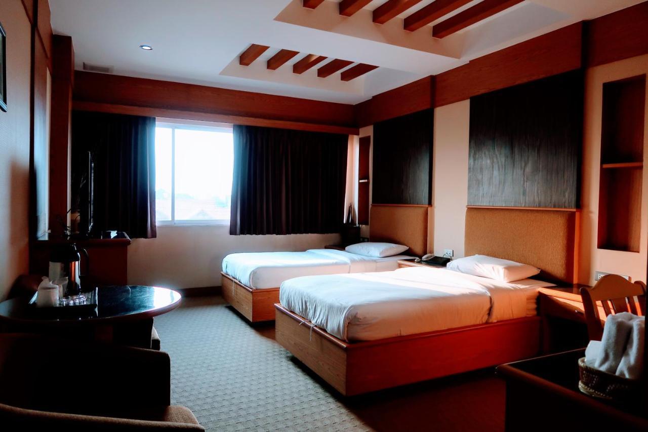 The Rich Hotel Nonthaburi Zewnętrze zdjęcie